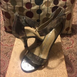 Lady like short heels